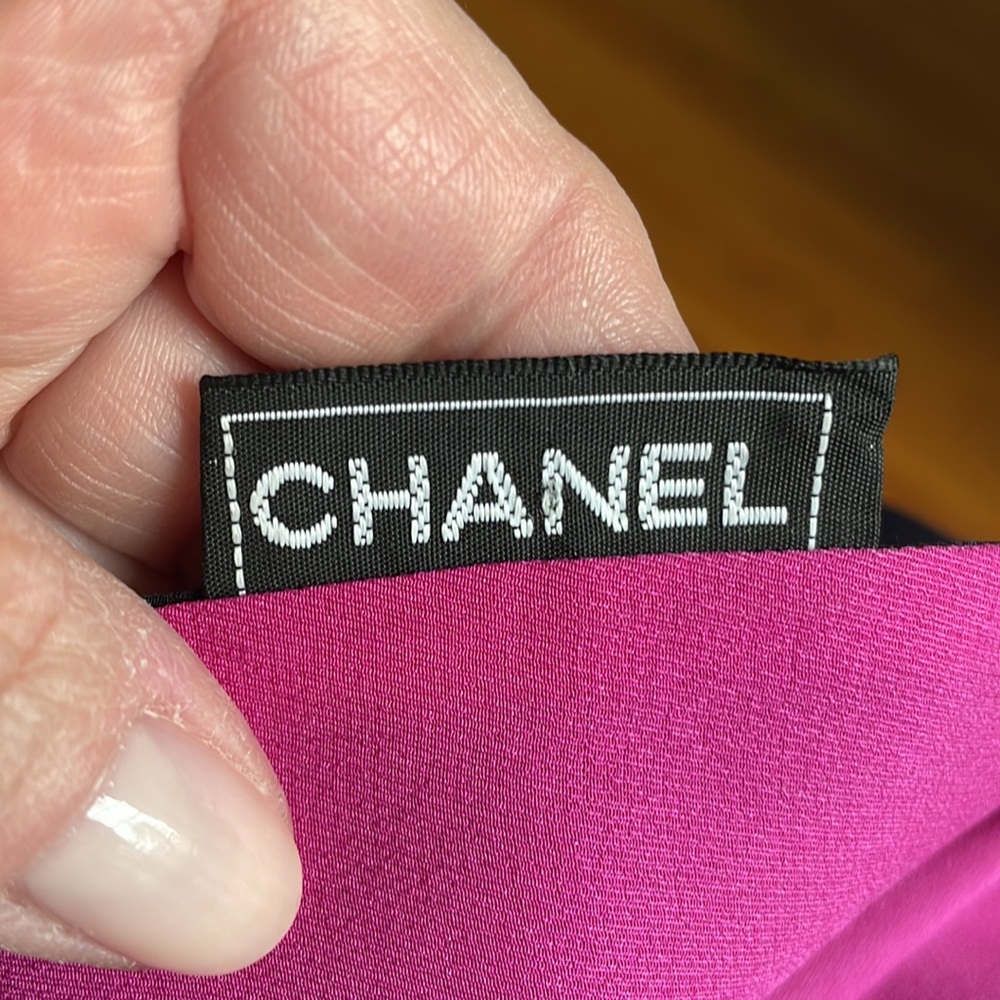 Vintage Double Sided Chanel Silk Scarf. Black reverses to magenta. - Picture 8 of 14